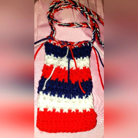 HAND MADE CROCHET RED WHITE BLUE PHONE HOLDER MADE WITH LOVE BY GRANDMA (MOM) - Picture 2 of 5